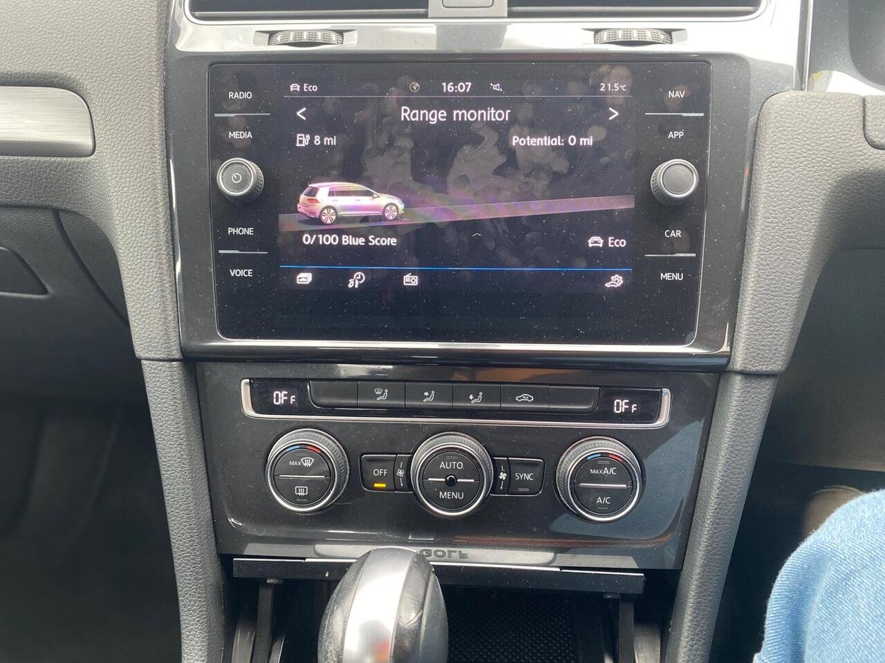 Volkswagen e-Golf VK70WYF