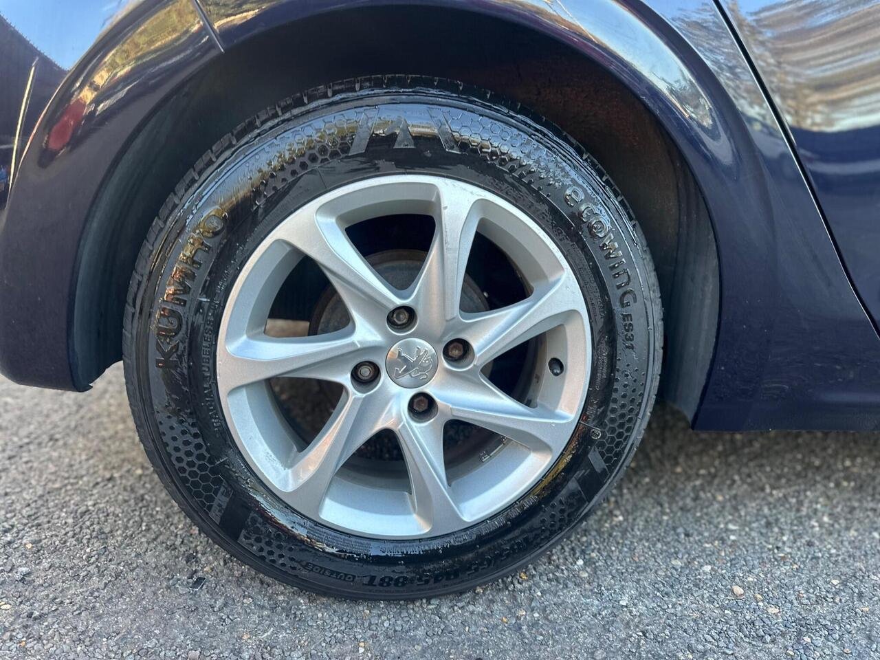 Peugeot 208 AE17UXB
