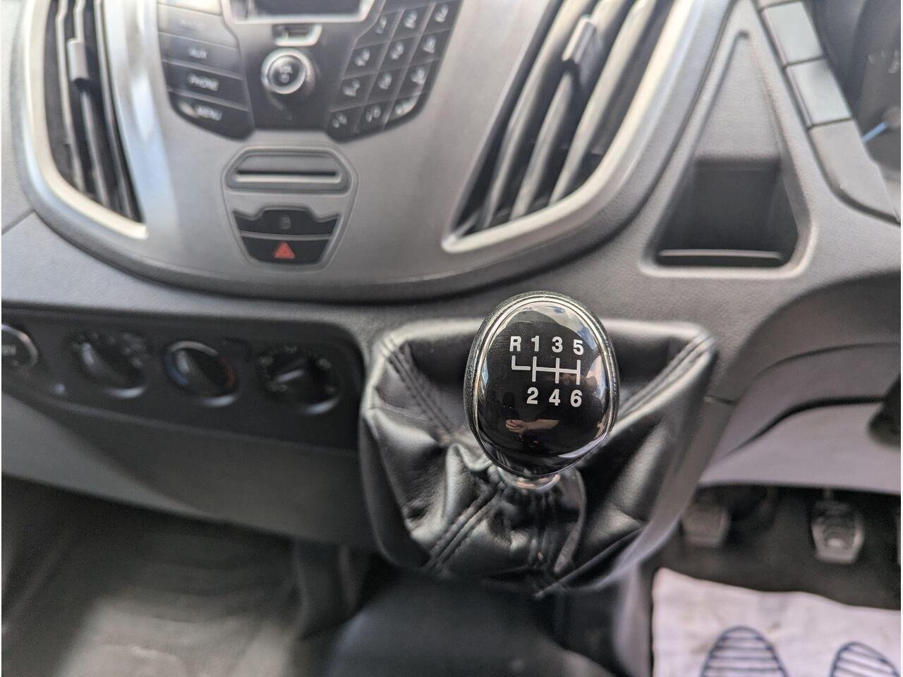 Ford Transit KY18LLV