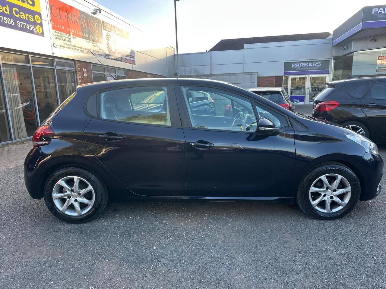 Peugeot 208 AE17UXB
