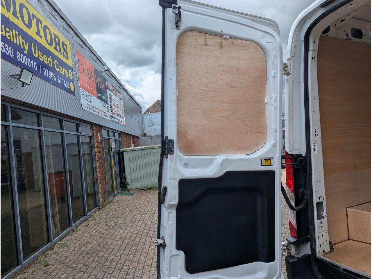Ford Transit KY18LLV