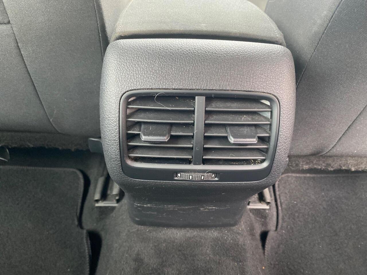 Volkswagen e-Golf VK70WYF