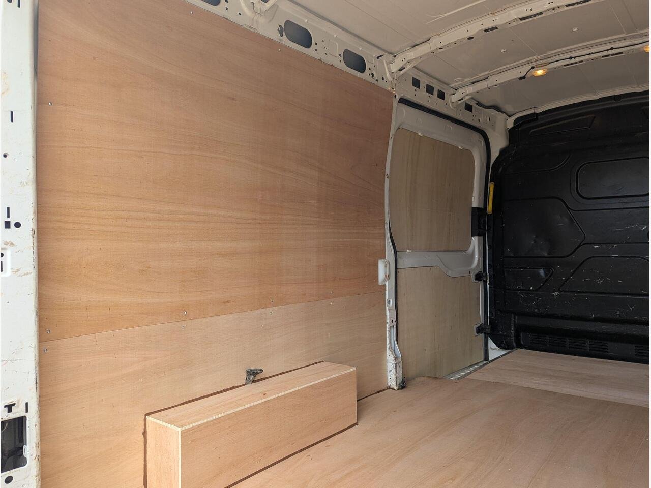 Ford Transit KY18LLV