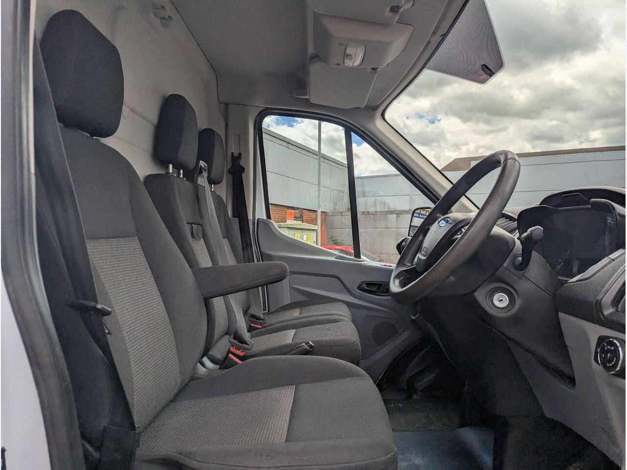 Ford Transit KY18LLV