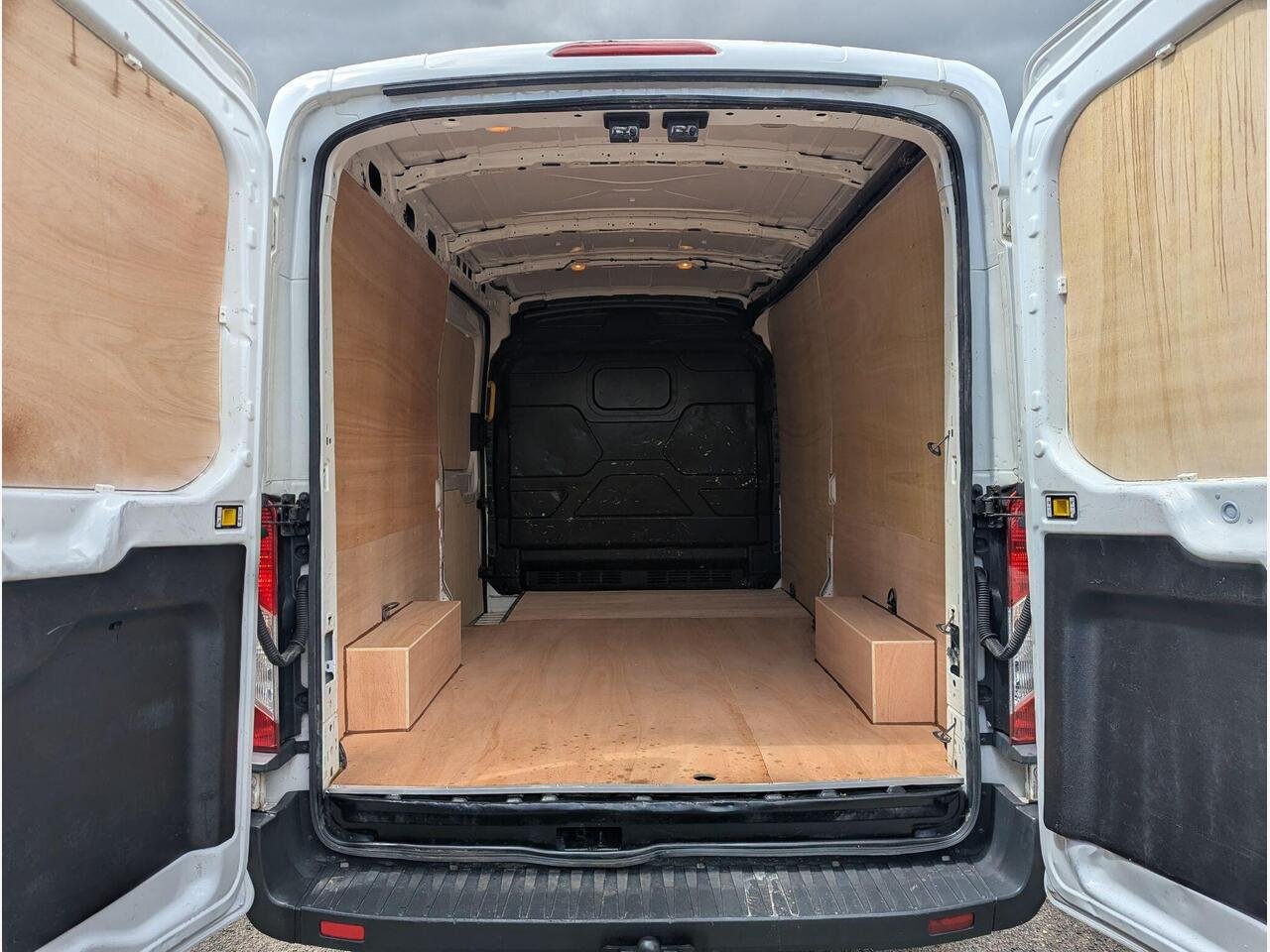 Ford Transit KY18LLV